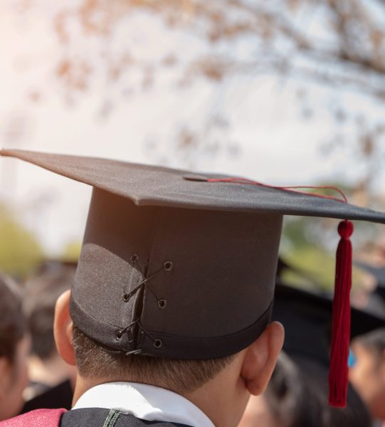 Graduates wear black hats, black hats.Graduates join the graduation ceremony at the university.